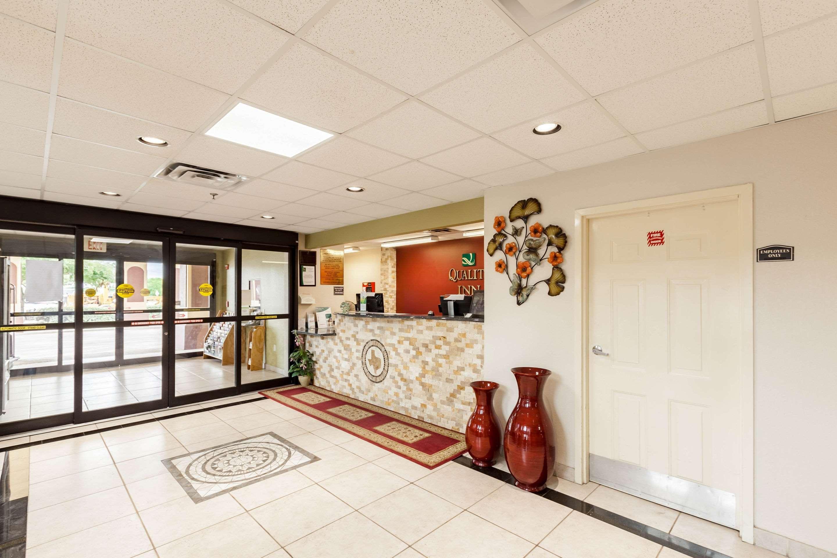 Quality Inn Near Seaworld - Lackland San Antonio Exterior photo