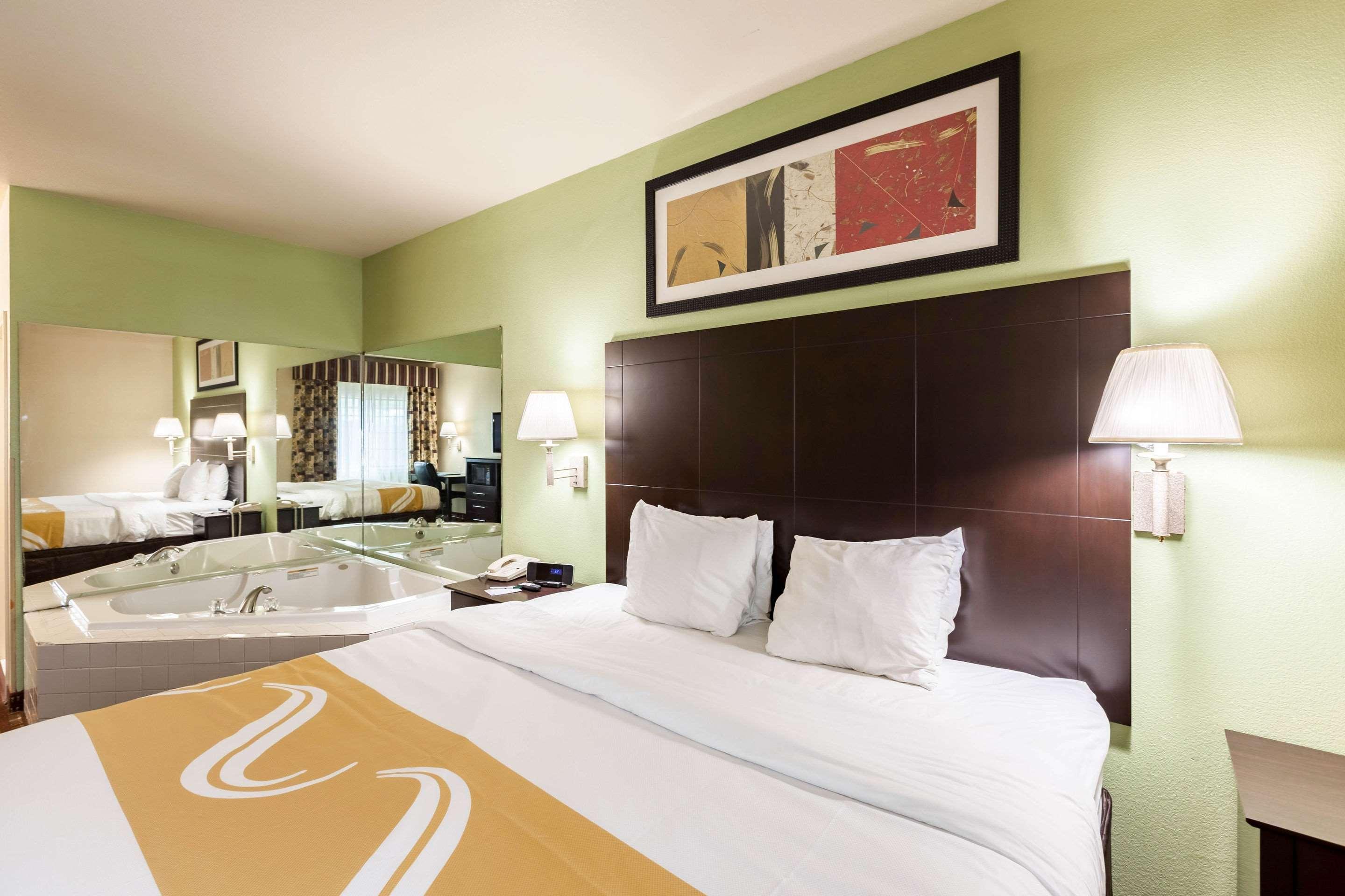 Quality Inn Near Seaworld - Lackland San Antonio Exterior photo