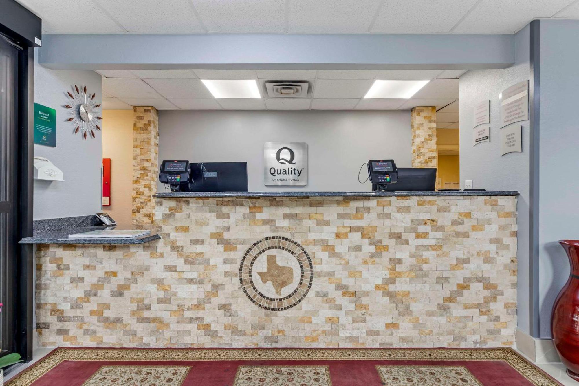 Quality Inn Near Seaworld - Lackland San Antonio Exterior photo